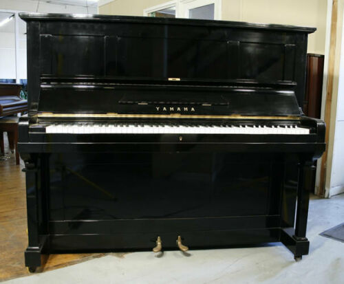 Cadeau Verblinding bekken Yamaha U1 series Vertical Upright piano black classic | A440 Pianos