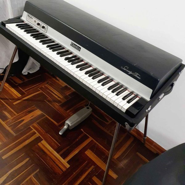 Fender Electric Keyboard stack piano