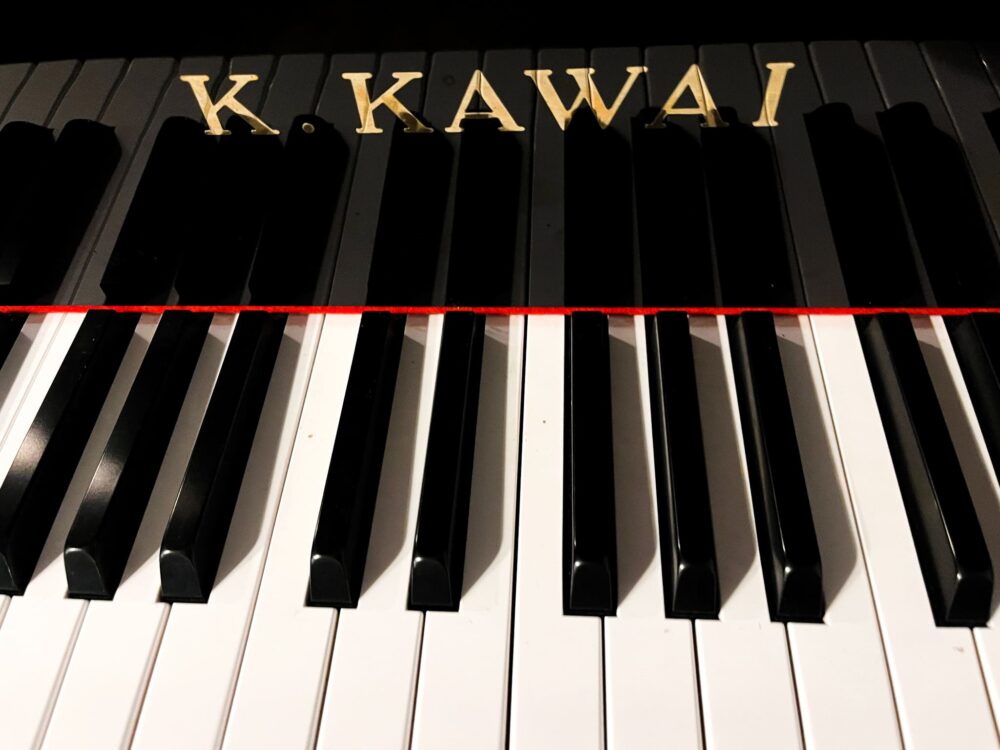 Kawai GM-12 Baby 5' Grand Piano – Glossy Black - Image 5