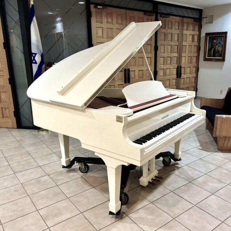 Elegant White Schumann Grand Piano – 5'5"