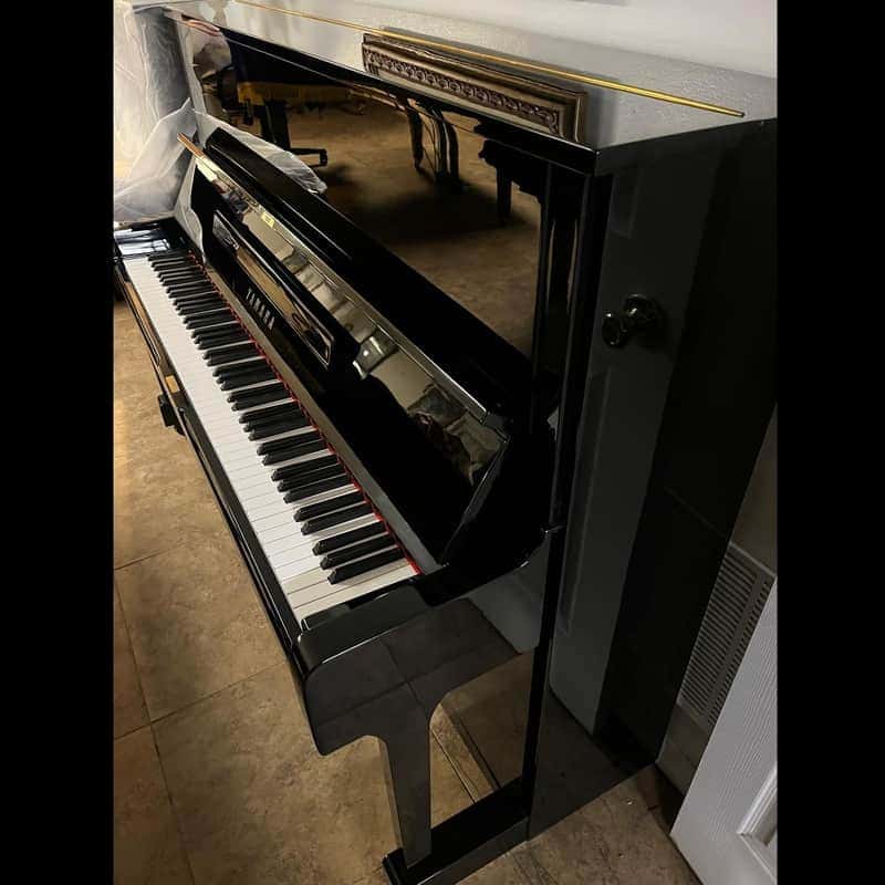 Yamaha U1 Upright Piano – Showroom Condition - Image 2