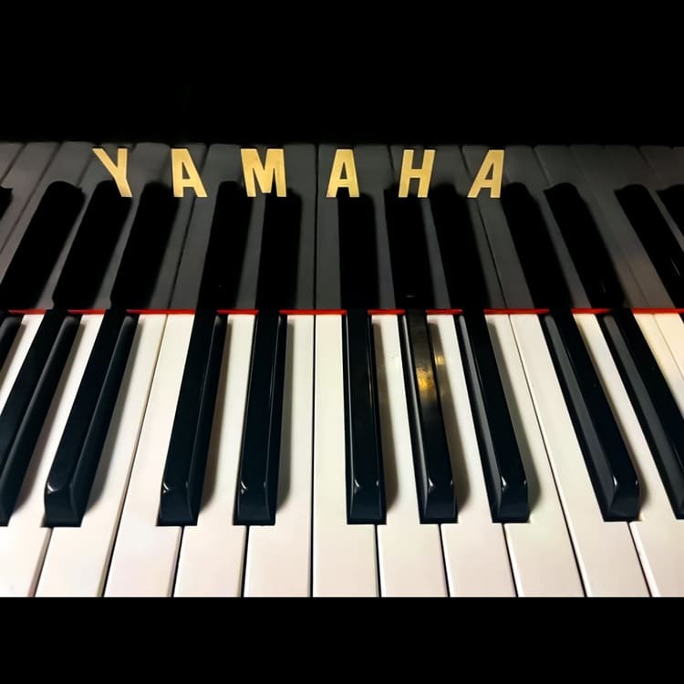 Yamaha C3 Grand Piano – 6'1" – Black Polish - Image 4