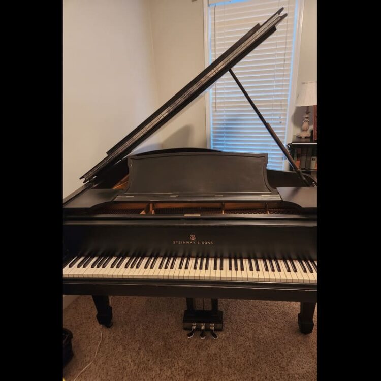 Steinway & Sons Model O Grand Piano – Classic Black