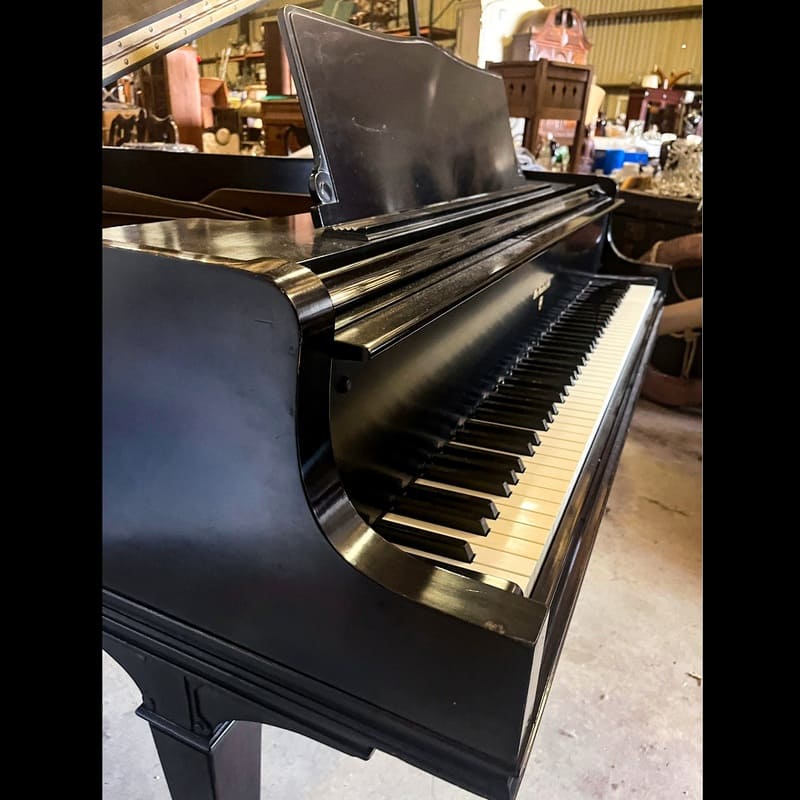 Elegant Knabe Black Lacquered Baby Grand Piano - Image 4